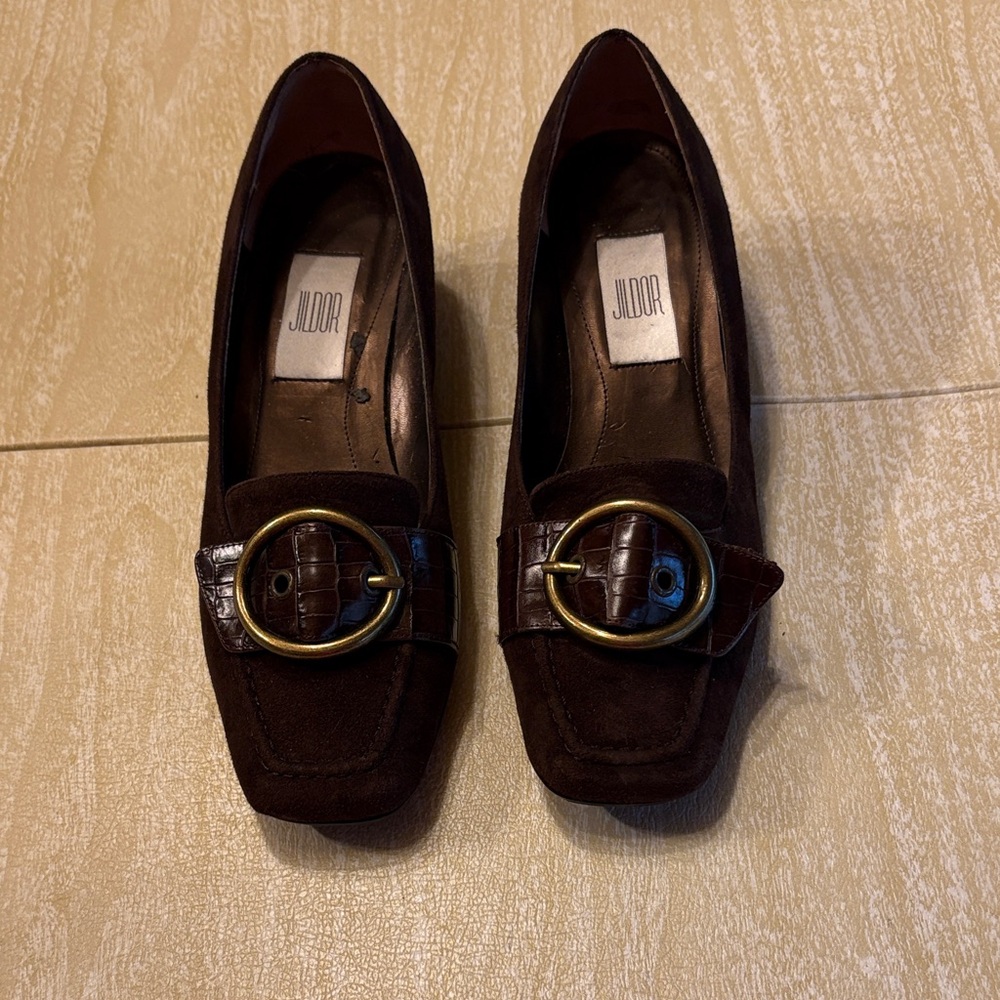 NWOT brown suede shoes